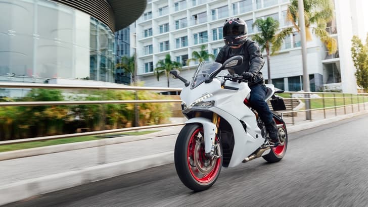 Ducati SuperSport photo gallery